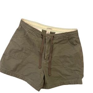ST. JOHNS BAY | olive green shorts